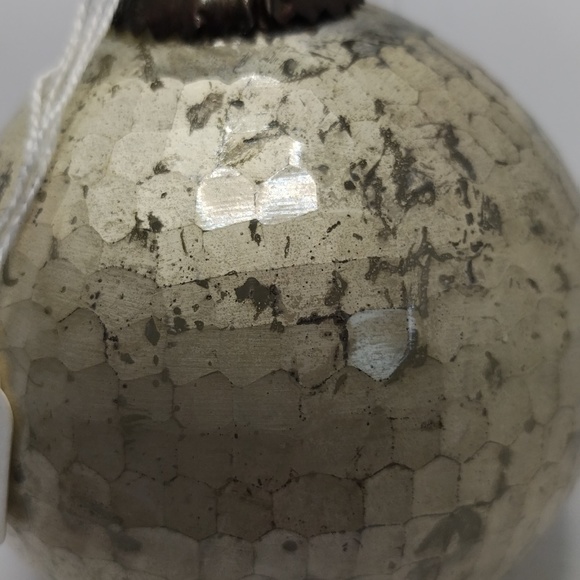 CHRISTMAS ORNAMENT - Picture 1 of 7